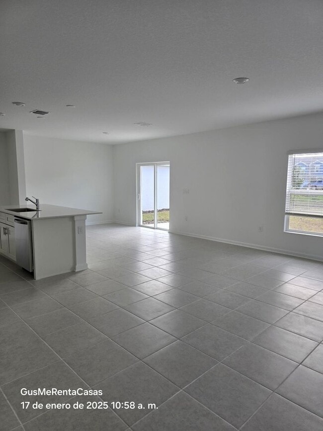 Building Photo - Westview Single Family Home 4 beds 2,5 Baths