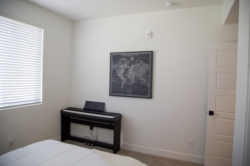 Building Photo - 392 S 1080 W