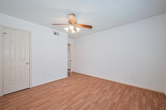 Building Photo - 1311 Antoine Dr