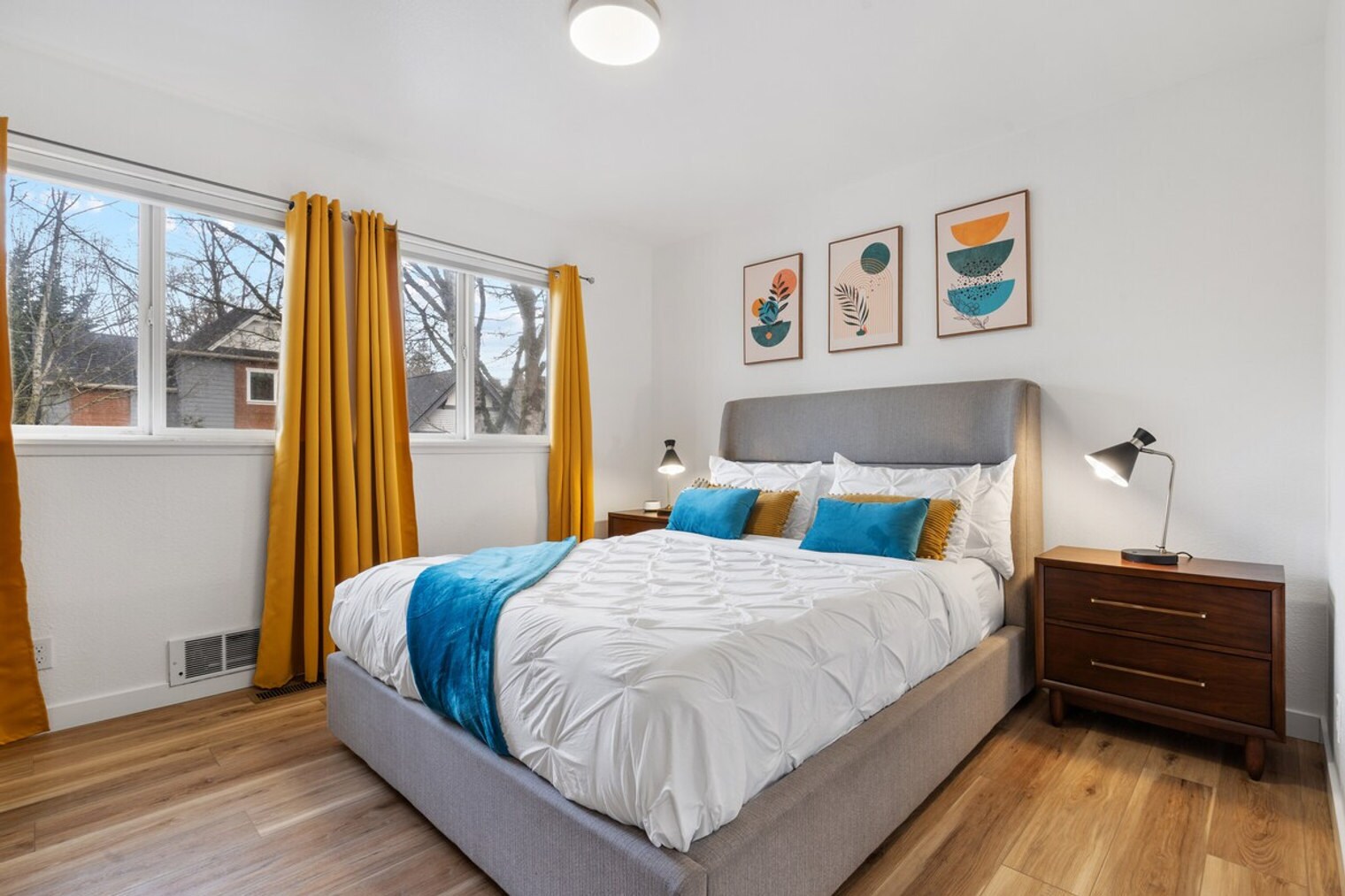 Building Photo - 705 24th Ave