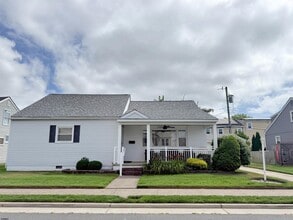 Building Photo - 307 N Essex Ave