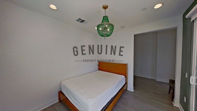 Building Photo - Coming Soon: Beautifully Furnished 3Bd 3.5Ba Condo in Costa Mesa