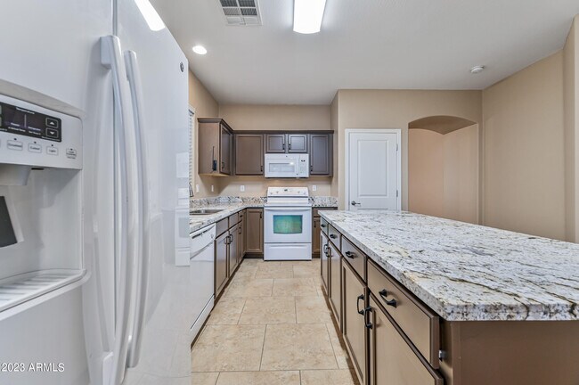 Building Photo - 3075 W Yellow Peak Dr