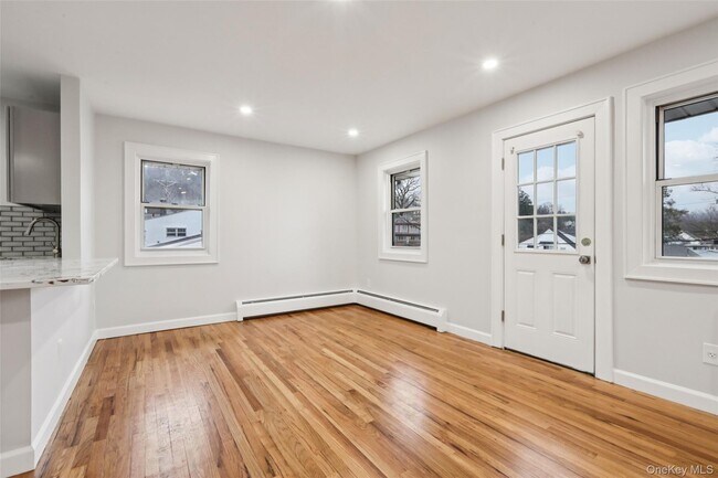 Building Photo - 20 Francis Ave