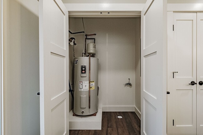 Building Photo - 9 Sunshine Circle