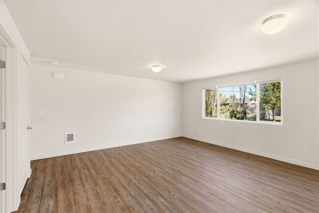 Building Photo - 10923 E 16th Ave