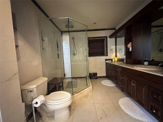 Building Photo - 2908 Bayview Dr