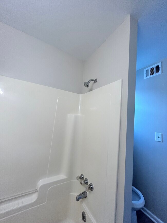 Bathroom 3 - 3 Florence Tollgate Plz