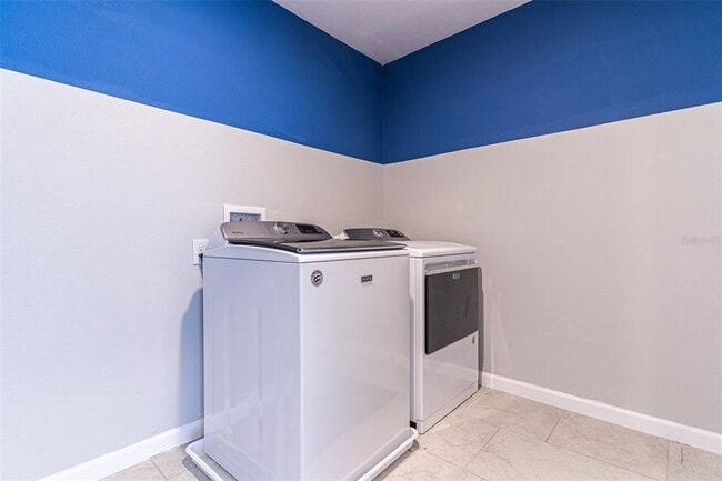 Building Photo - 1123 Sugarwood St