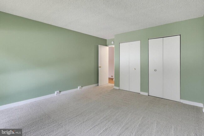 Building Photo - 5911 Tamar Dr