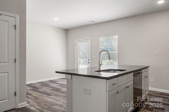 Building Photo - 117 Dogwood Vlg Trl