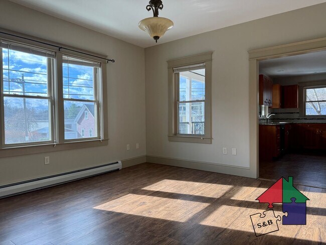 Building Photo - 14 Ayers St