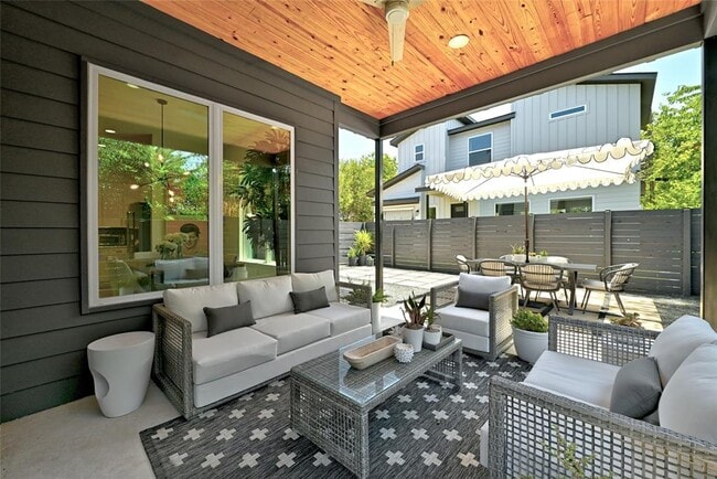 Building Photo - 2909 Kuhlman Ave