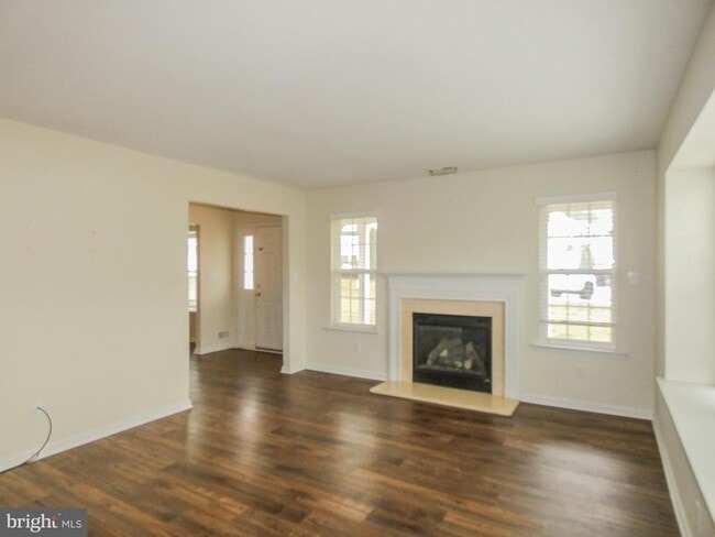 Building Photo - 2105 Lexington Mews