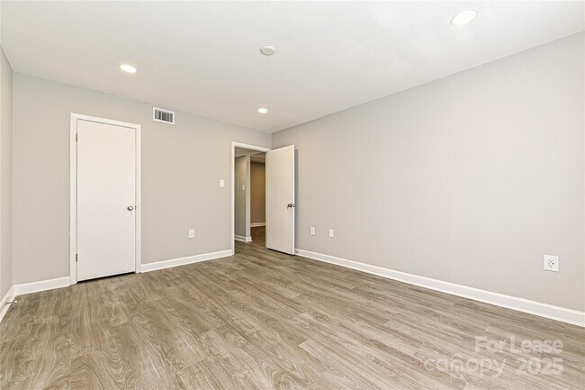Building Photo - 5020 Sardis Rd
