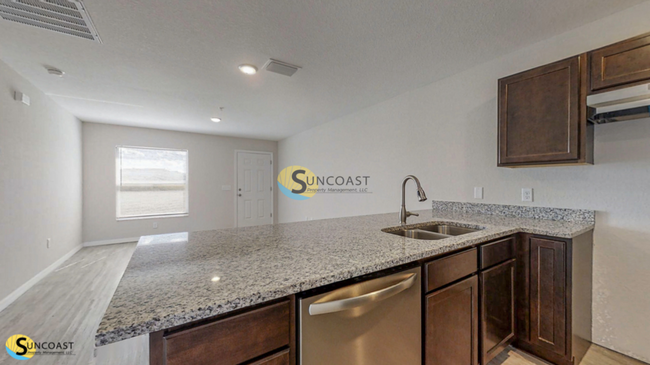 Building Photo - Move-in Ready! Gorgeous 1 Bed End Unit Apt...