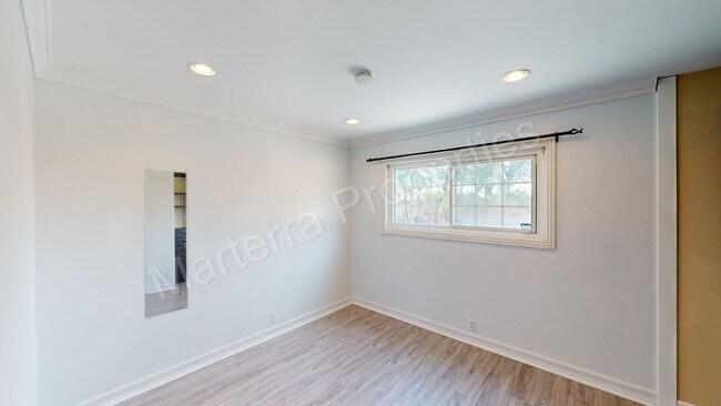 Building Photo - Beautiful 3 Bedroom Home in Huntington Beach