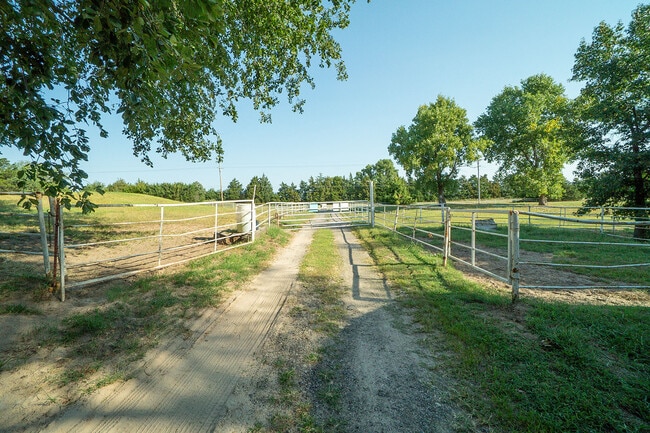 Building Photo - 4510 E 30th Ave