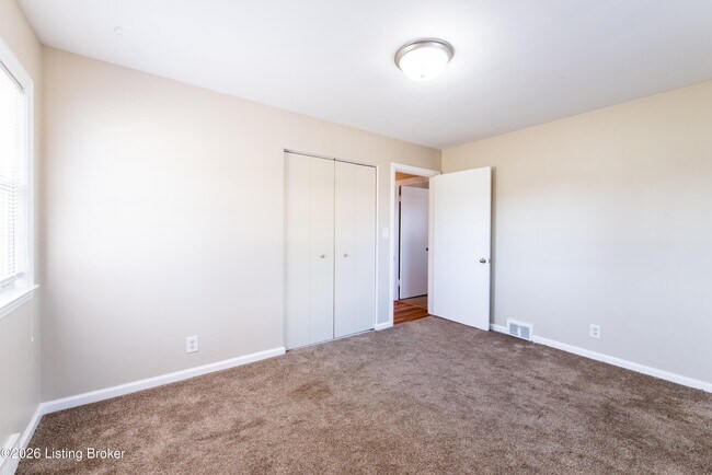 Building Photo - 18 Cardwell Way