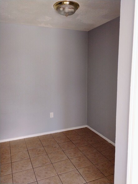 Building Photo - 5275 Kimberlin Ave