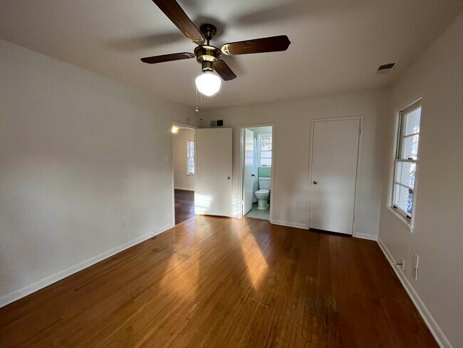 Building Photo - 329 Fairfield Cir