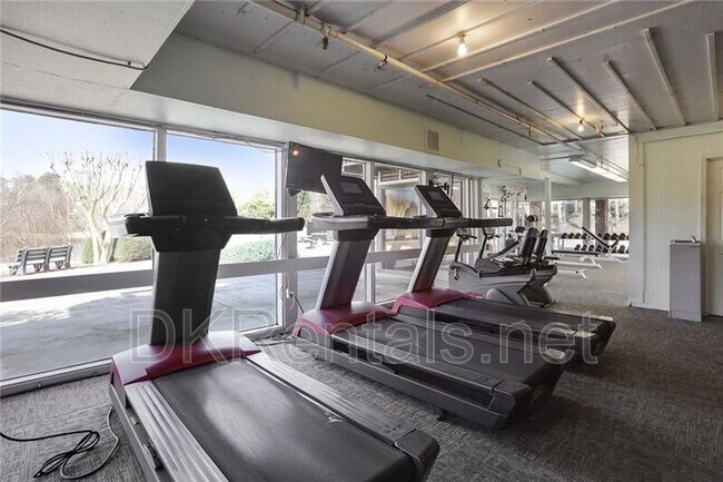 Building Photo - 82 Montre Square NW