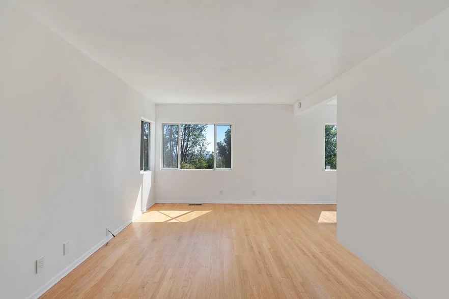 Building Photo - 2001 N Alvarado St