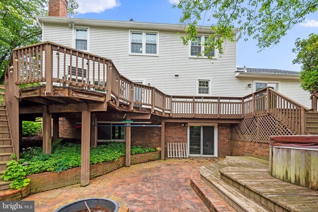 Building Photo - 1 Glenhurst Ct