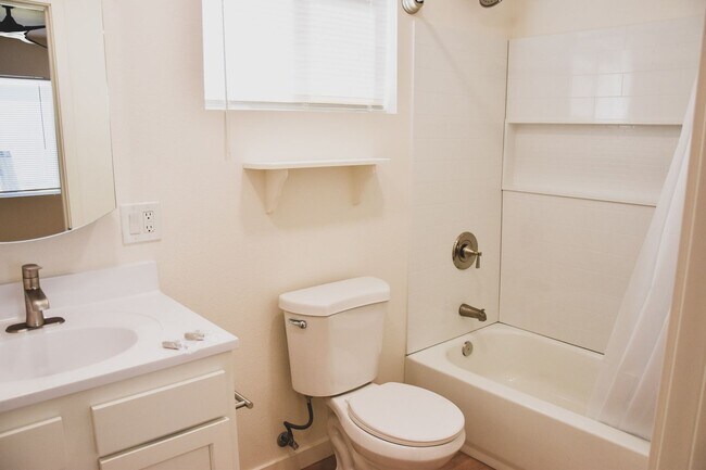 Building Photo - Newly Built Home