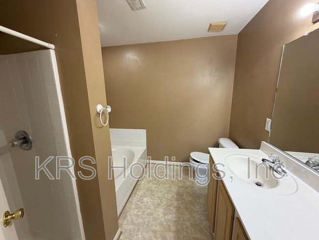 Building Photo - 3503 Sedgefield St