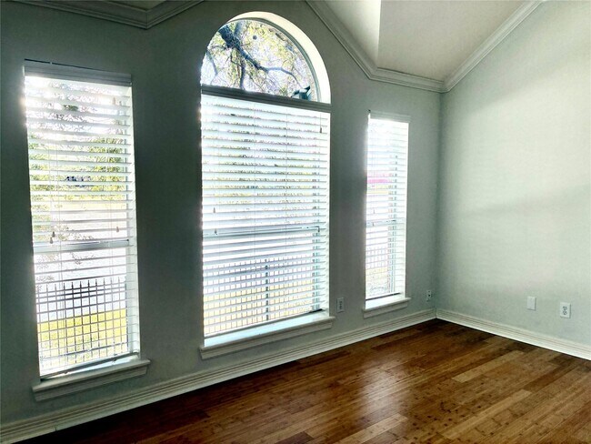 Building Photo - 2203 Summer Bay Ct