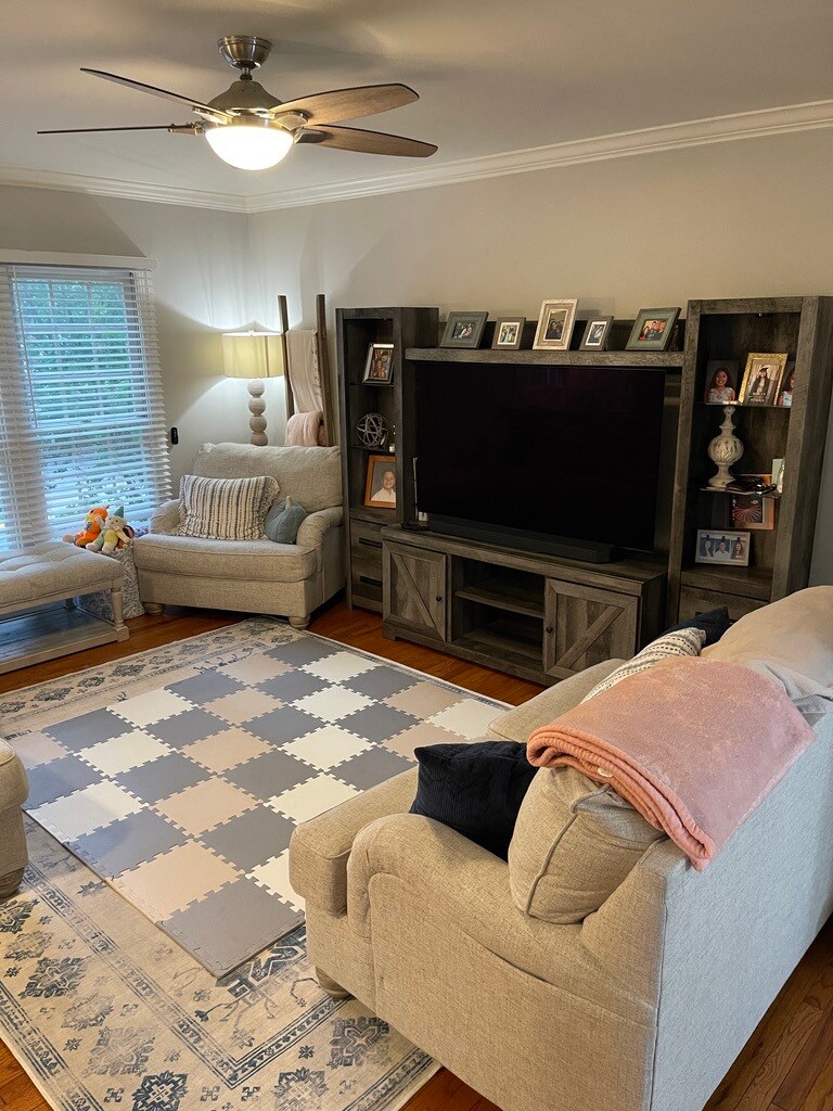 Living Room - 2100 Bobbyber Dr