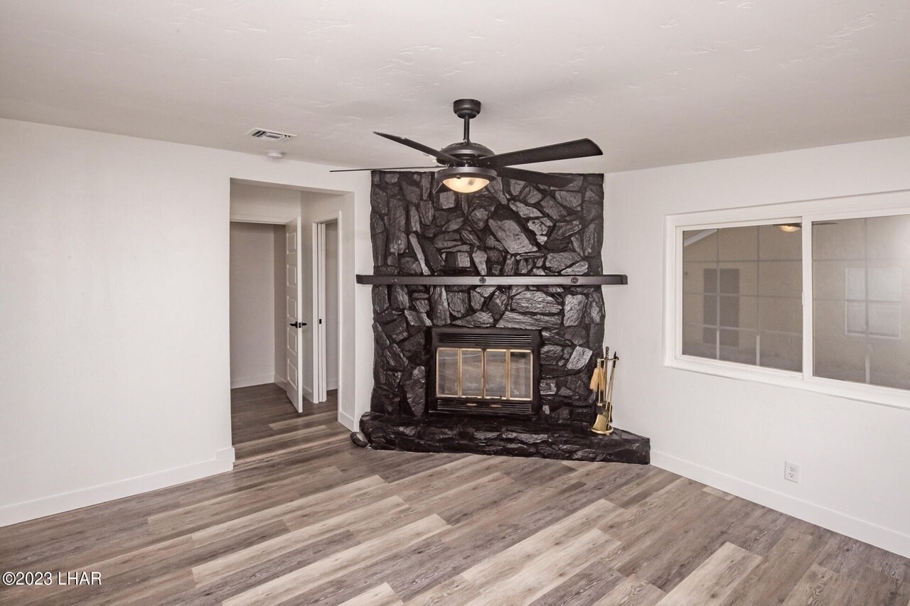 Building Photo - 3705 Challenger Dr