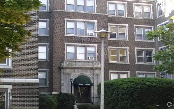 Primary Photo - Pine Hill Apartments