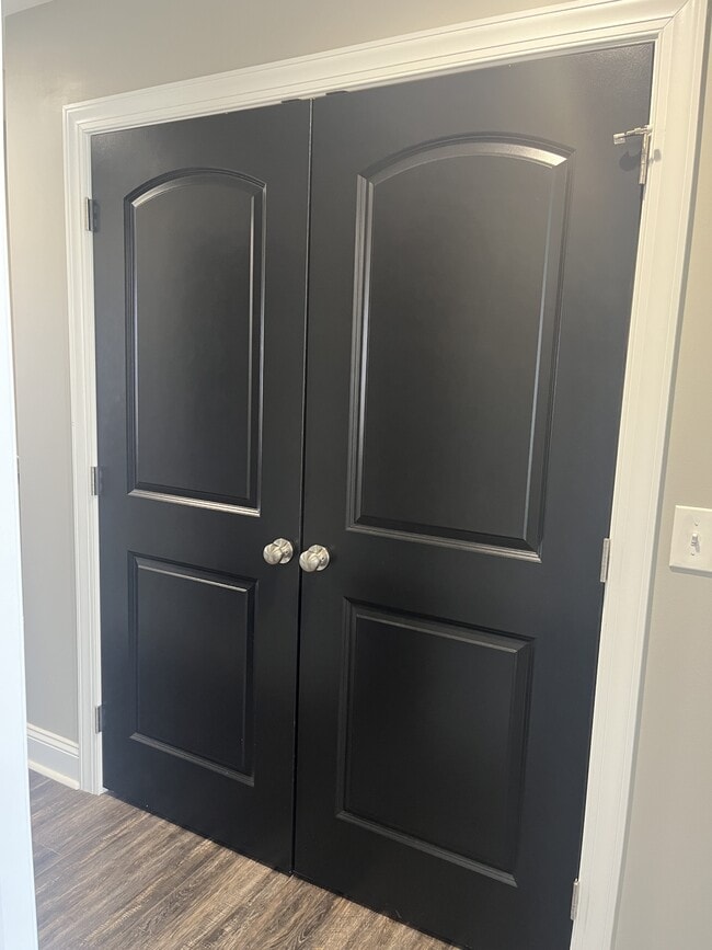 Building Photo - 77 Emanuel Ct