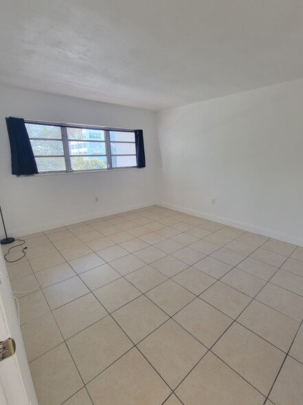 Building Photo - 2005 Sans Souci Blvd