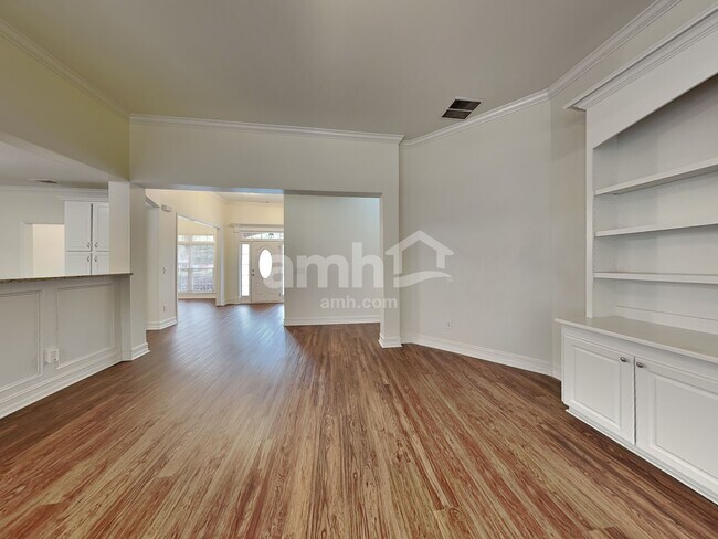 Building Photo - 201 Brackin Trace