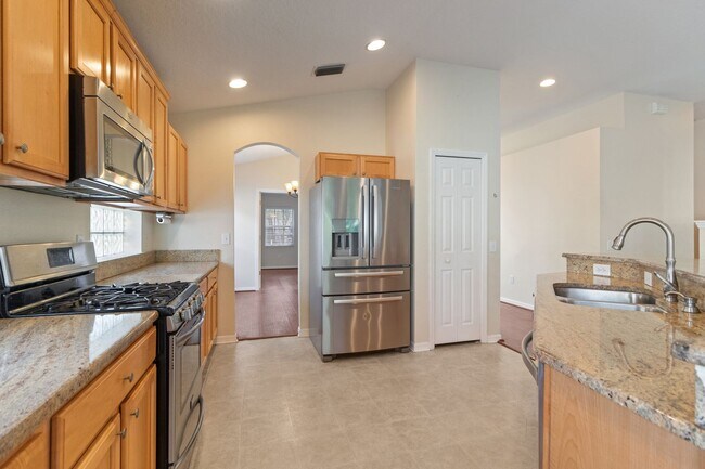 Building Photo - 4 bed, 2 Bath New Tampa Home for Lease!