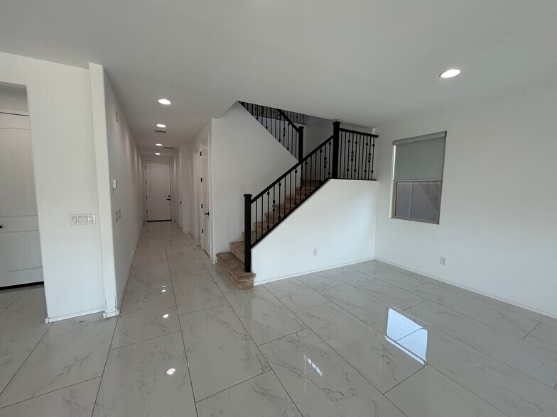 Building Photo - 2323 E Harwell Rd