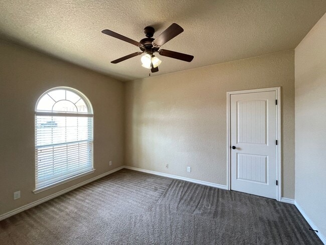 Building Photo - 601 W Little Dipper Dr