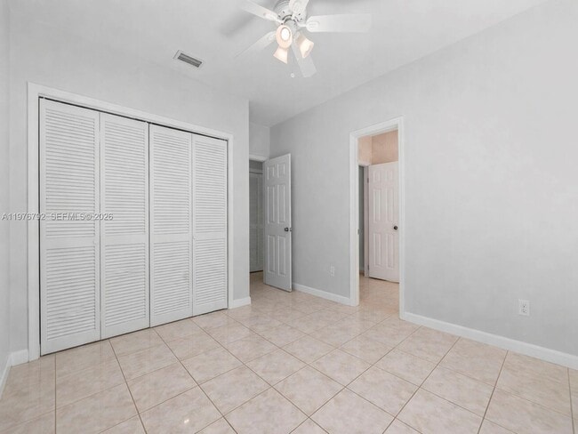 Building Photo - 6 SE Marlin Ave