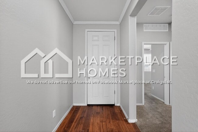 Building Photo - 5309 S 18th Pl