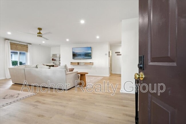 Building Photo - 630 Orangewood Dr