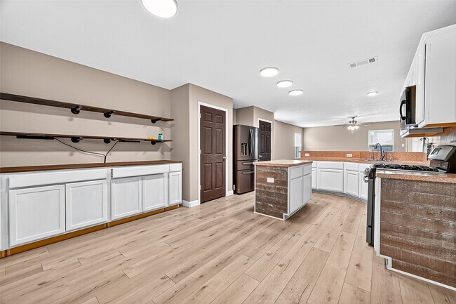 Building Photo - 926 Seabourne Meadow Dr