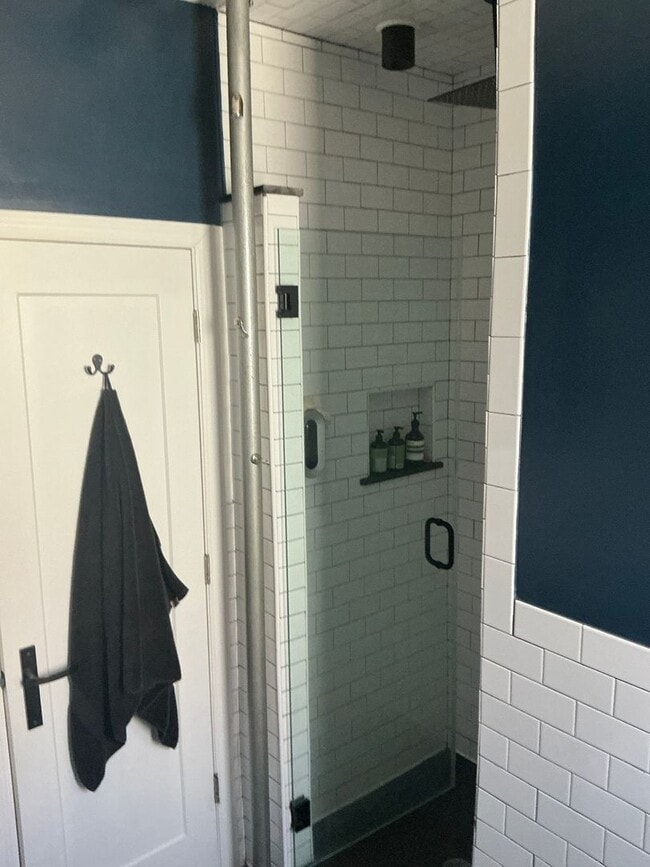 Building Photo - 675 Walton Ave