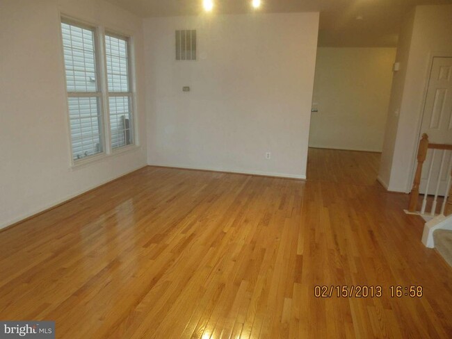 Building Photo - 6540 Creek Run Dr