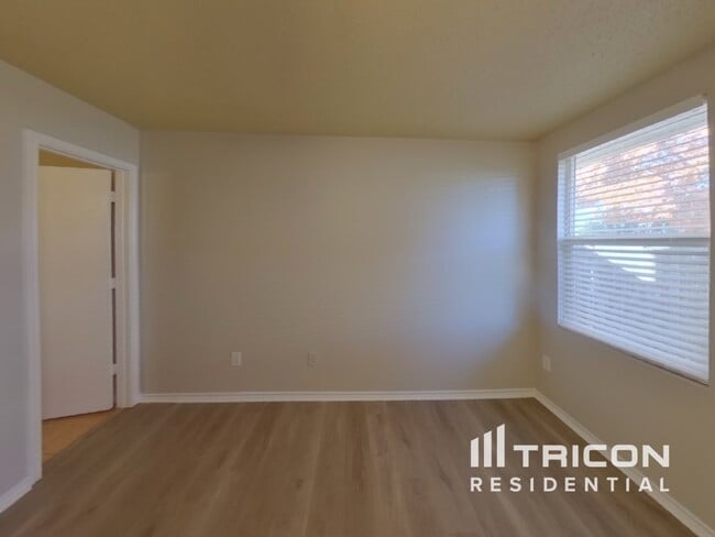 Building Photo - 1733 Sierra Meadow Ln