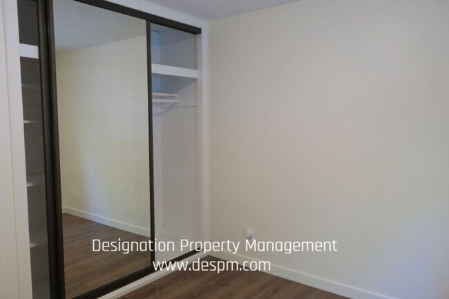 Building Photo - 4584 Cleland Ave