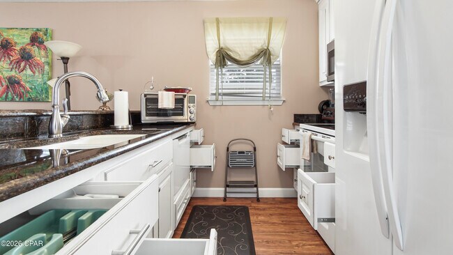 Building Photo - 1600 W 12th St