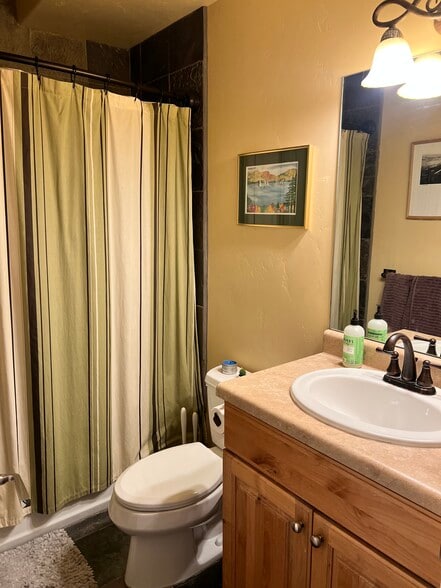 Building Photo - 1810 Ouray Rd